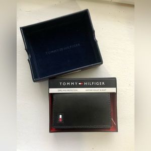 Tommy Hilfiger Leather Wallet Mens